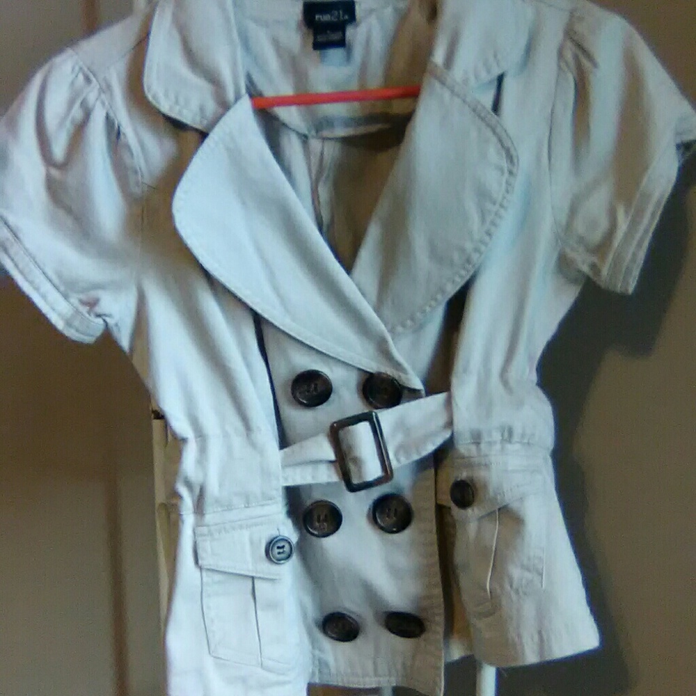 Short sleeve khaki jacket